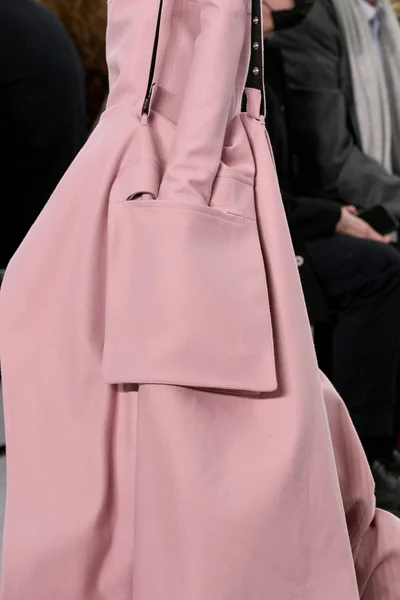 Look 27